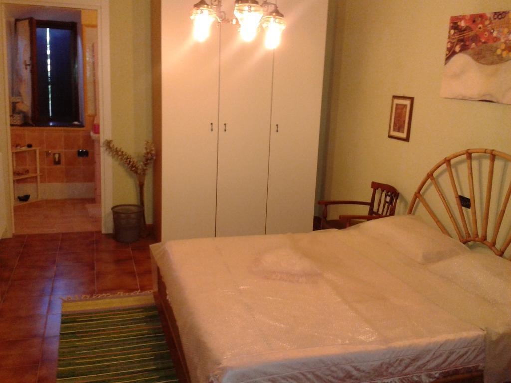 B&B San Nicola Serramazzoni Kamer foto