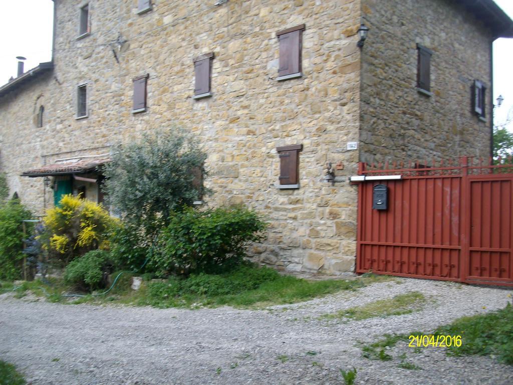 B&B San Nicola Serramazzoni Buitenkant foto