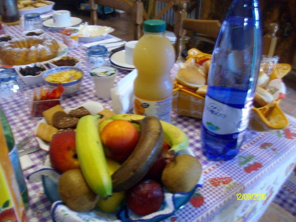 B&B San Nicola Serramazzoni Buitenkant foto