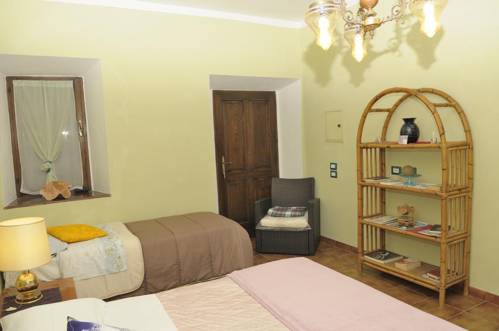 B&B San Nicola Serramazzoni Buitenkant foto