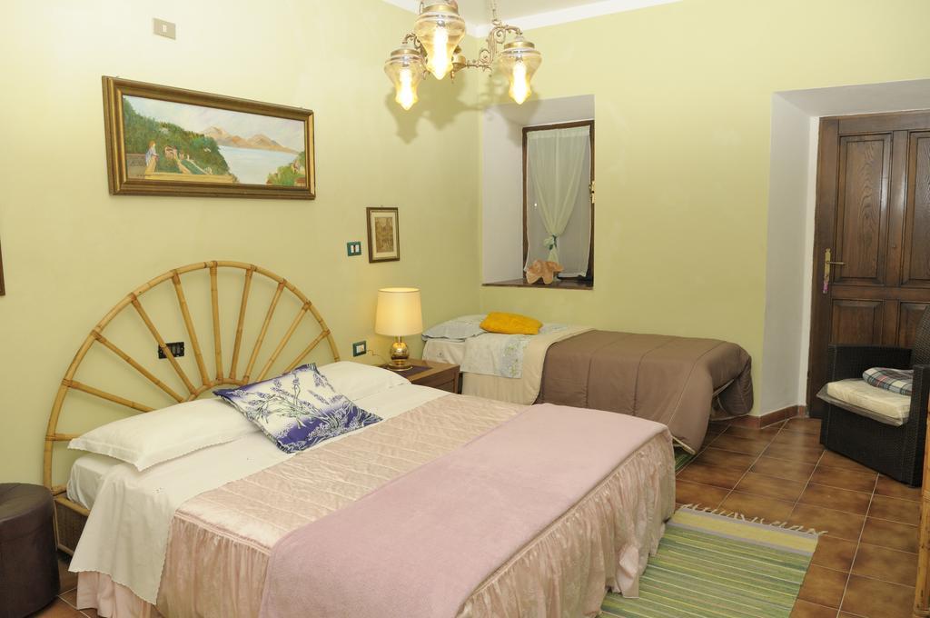 B&B San Nicola Serramazzoni Buitenkant foto
