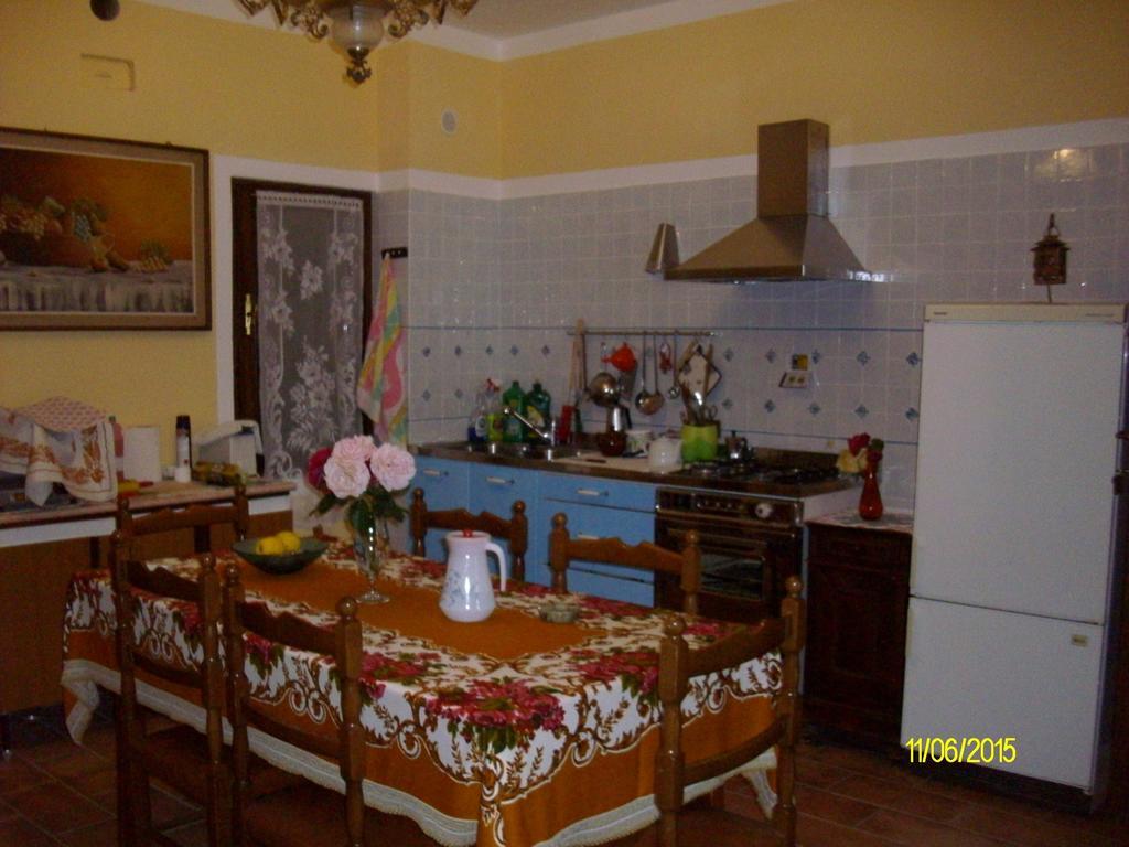 B&B San Nicola Serramazzoni Buitenkant foto
