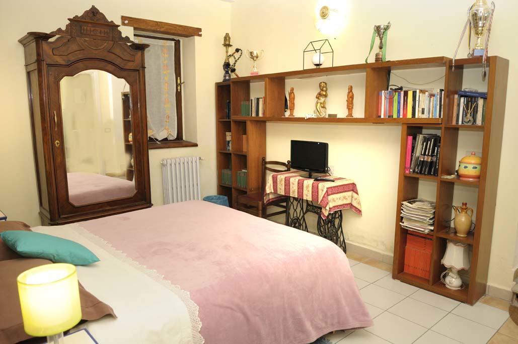 B&B San Nicola Serramazzoni Buitenkant foto